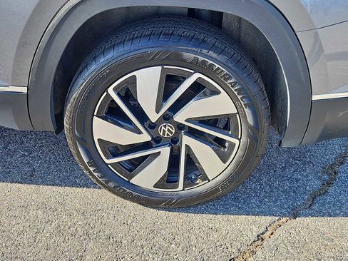 Certified 2024 Volkswagen Atlas SEL image 8