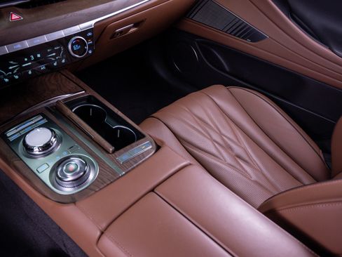 Used 2023 Genesis Electrified G80 image 27