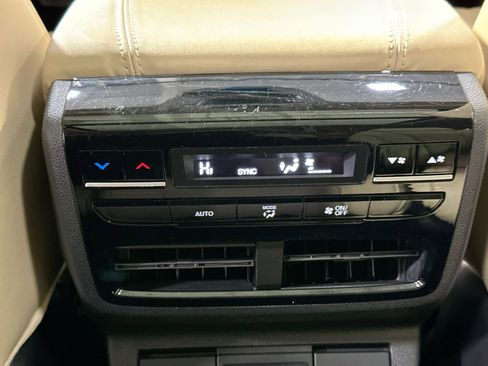 Used 2022 Acura MDX SH-AWD w/ Technology Package image 36