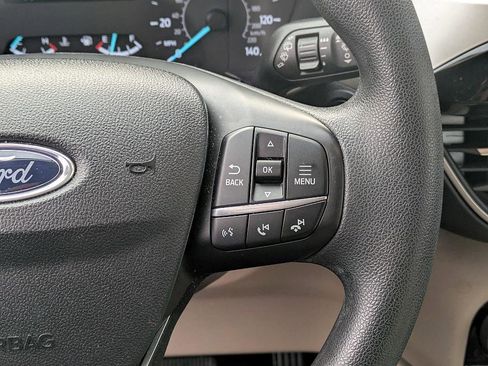 Used 2022 Ford Escape SE image 18