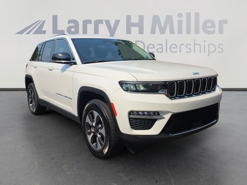 Used 2023 Jeep Grand Cherokee 4WD 4xe image 7