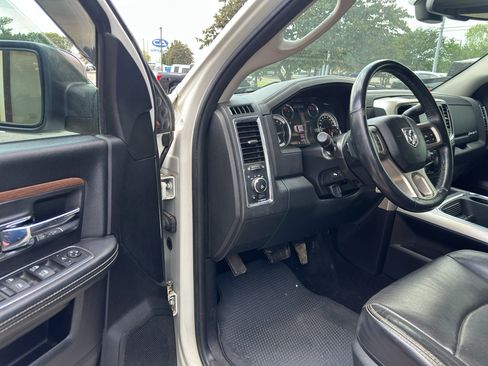 Used 2016 RAM 2500 Laramie RWD image 19