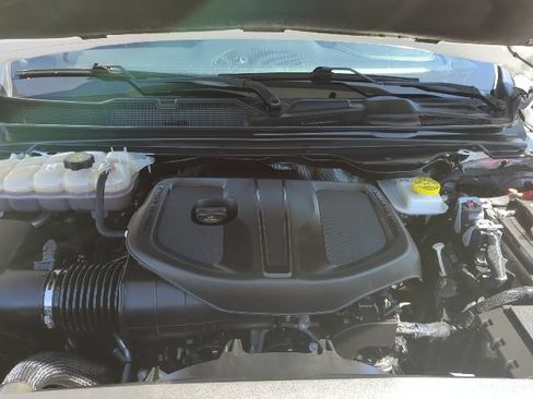 Used 2025 RAM 1500 Laramie AWD/4WD image 26
