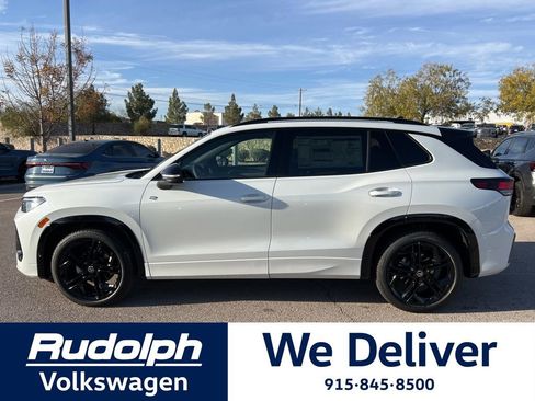 New 2026 Volkswagen Tiguan SE R-Line image 2