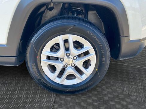 Used 2021 Jeep Compass Sport image 32