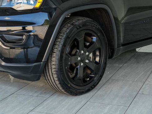 Used 2020 Jeep Grand Cherokee Laredo image 56