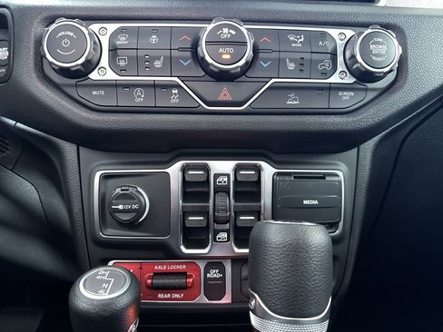 New 2026 Jeep Gladiator Mojave AWD/4WD image 23