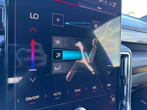 New 2026 GMC Yukon XL Elevation image 8