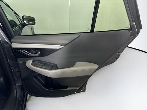 Used 2025 Subaru Outback Premium image 31