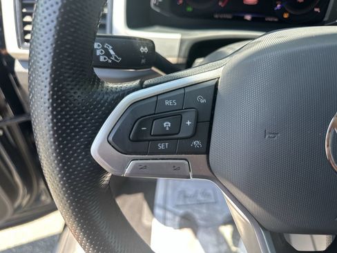 Used 2022 Volkswagen Atlas SEL R-Line AWD/4WD image 17