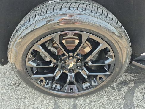 Used 2023 Chevrolet Tahoe LT AWD/4WD image 17