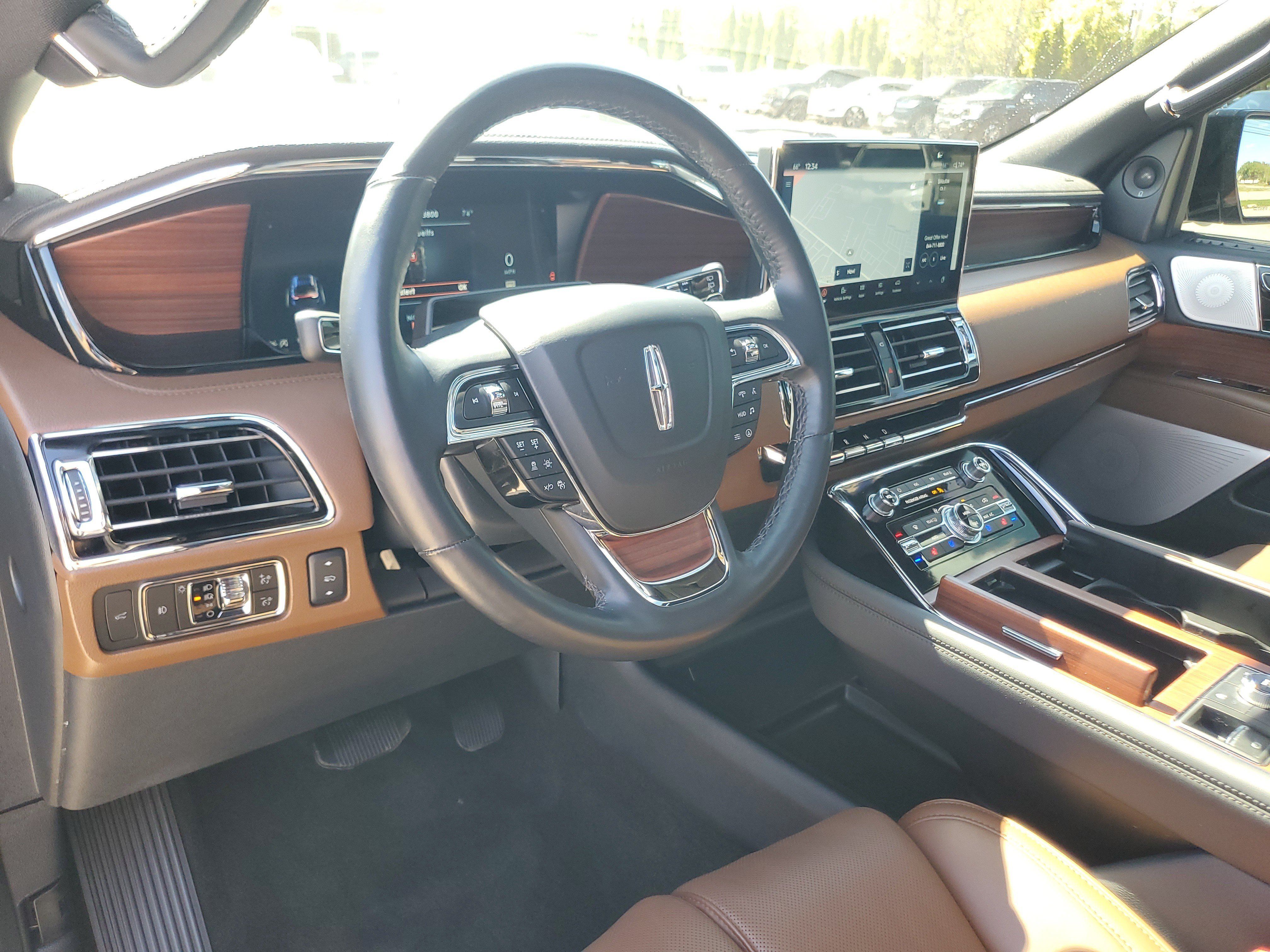 Certified 2024 Lincoln Navigator Reserve AWD/4WD image 13