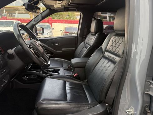 Used 2022 Nissan Frontier PRO-4X w/ Pro-4X Premium Package AWD/4WD image 28