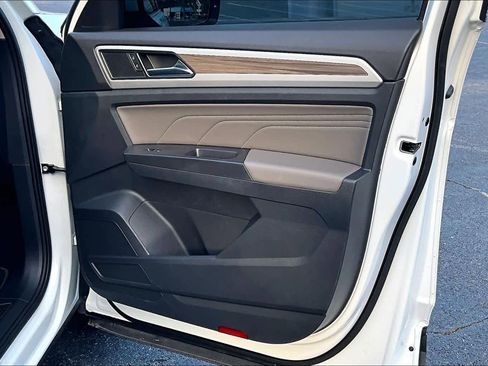 Used 2023 Volkswagen Atlas SEL image 22