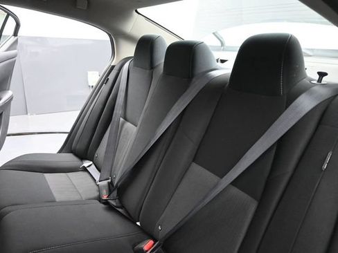 Used 2024 Nissan Sentra SV FWD image 17