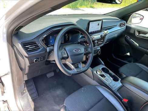Used 2025 Ford Escape ST-Line AWD/4WD image 8