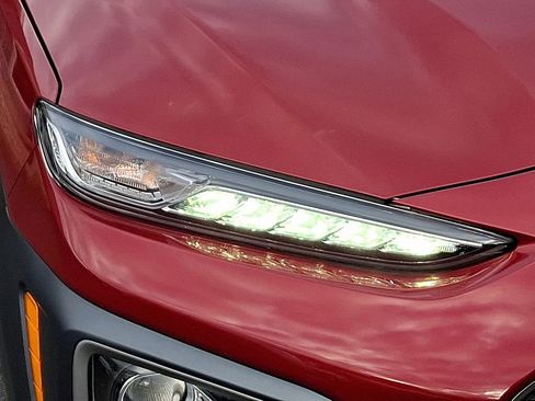 Used 2021 Hyundai Kona Limited w/ Cargo Package image 9