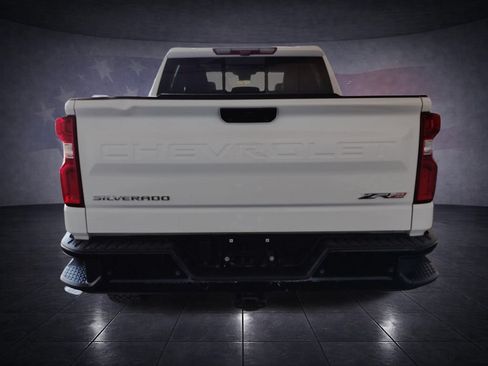 Used 2023 Chevrolet Silverado 1500 ZR2 w/ Technology Package AWD/4WD image 4