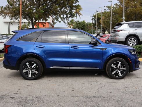 Used 2022 Kia Sorento EX w/ Panoramic Sunroof Package image 19