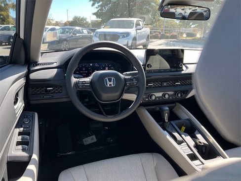 New 2025 Honda Accord SE image 25