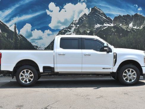 Used 2024 Ford F250 Platinum w/ FX4 Off-Road Package AWD/4WD image 2