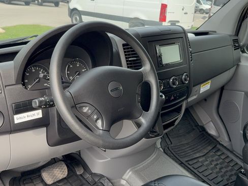 Used 2016 Freightliner Sprinter 2500 AWD/4WD image 15