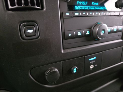 Used 2024 GMC Savana 2500 Work Van w/ Driver Convenience Package image 20