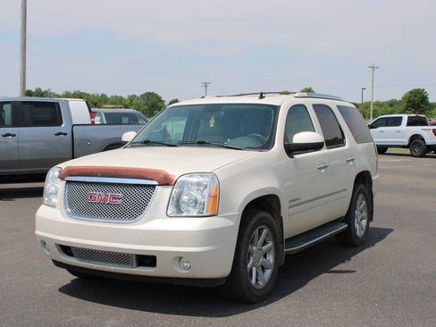 Used 2013 GMC Yukon Denali AWD/4WD image 4