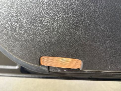 Used 2011 Lexus LX 570 4WD w/ Luxury Pkg image 22