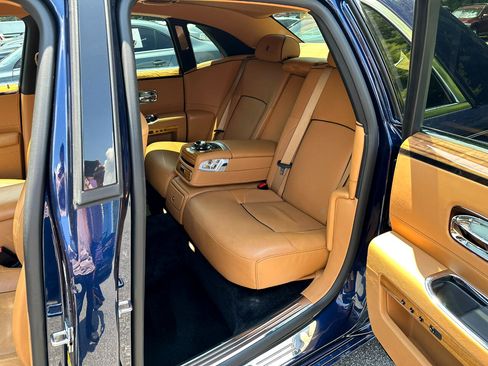 Used 2014 Rolls-Royce Ghost image 10