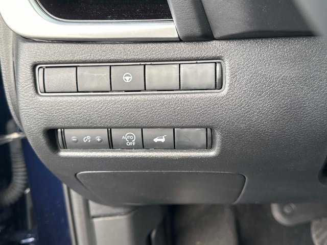 Used 2026 Nissan Rogue SL FWD image 30