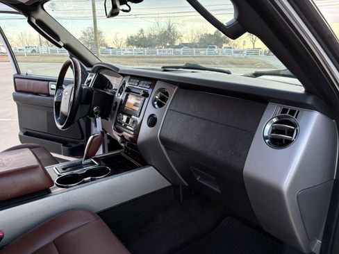 Used 2014 Ford Expedition EL King Ranch image 13