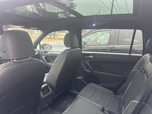 Used 2022 Volkswagen Tiguan SEL R-Line image 10