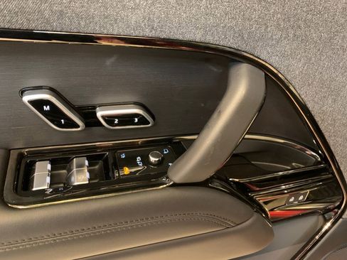 Used 2023 Land Rover Range Rover Sport SE Dynamic image 14