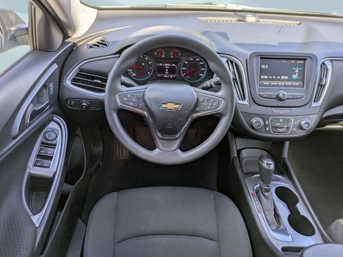 Used 2018 Chevrolet Malibu LS image 16