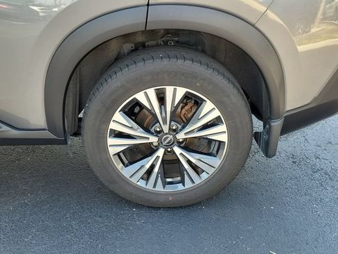 Used 2022 Nissan Rogue SV w/ SV Premium Package FWD image 7
