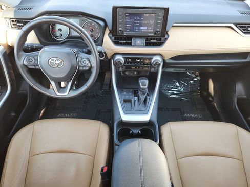 Used 2021 Toyota RAV4 XLE Premium FWD image 18