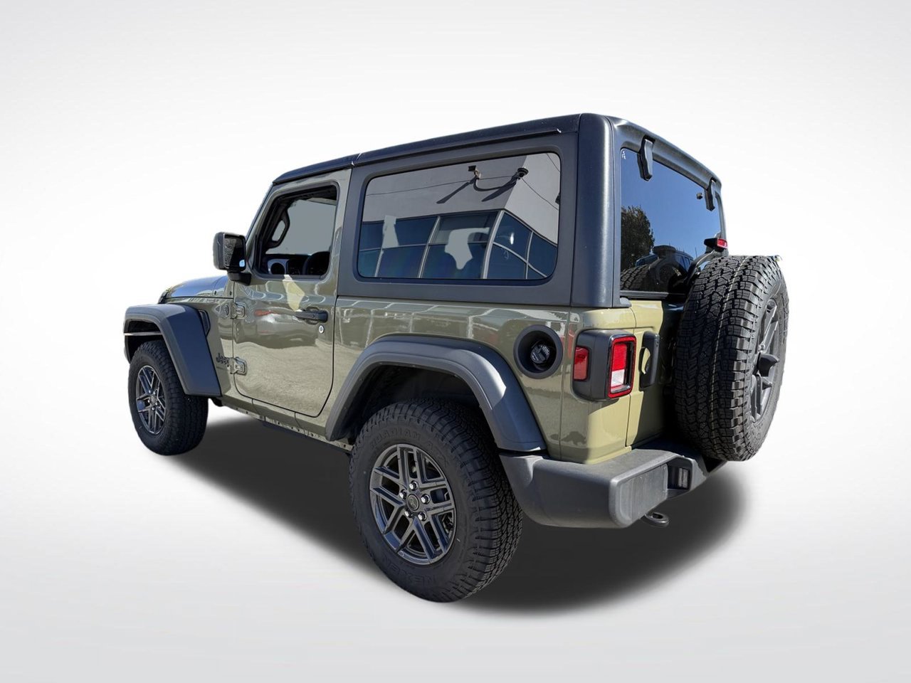 Used 2025 Jeep Wrangler Sport AWD/4WD image 4