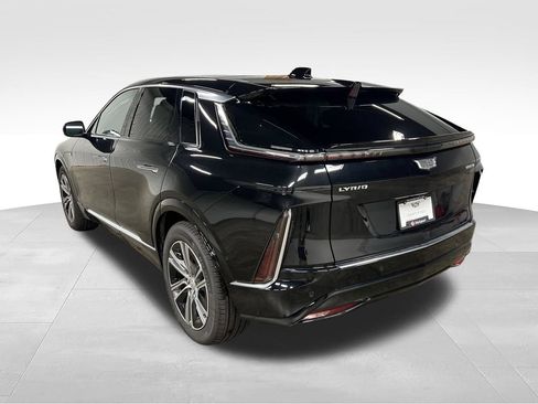Certified 2024 Cadillac Lyriq Luxury AWD/4WD image 6