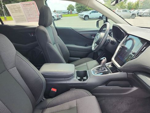 Used 2025 Subaru Outback Premium AWD/4WD image 7
