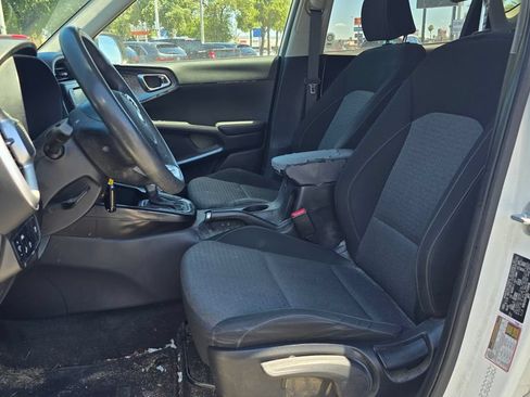 Used 2020 Kia Soul S FWD image 8