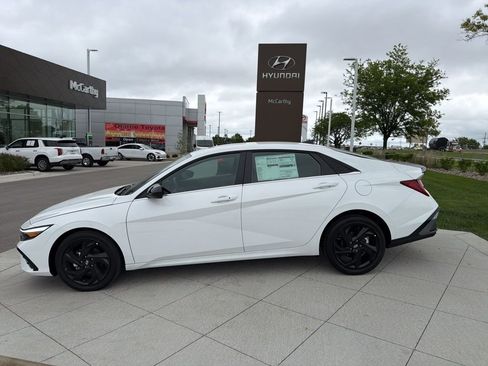 New 2026 Hyundai Elantra SEL Sport FWD image 2