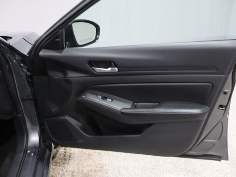 Used 2024 Nissan Altima 2.5 SV image 22