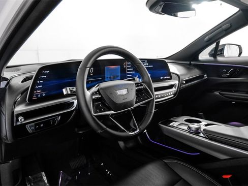 Used 2024 Cadillac Lyriq Luxury image 2