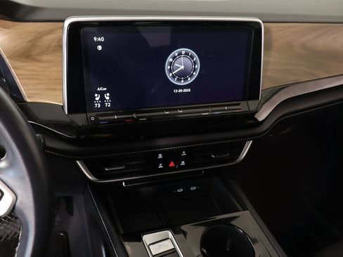 Used 2024 Volkswagen Atlas SE image 5