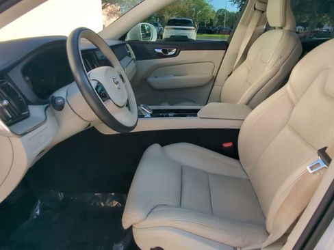 Used 2023 Volvo XC60 B5 Ultimate w/ Protection Package Premier FWD image 17