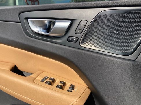 Used 2020 Volvo XC60 T5 Inscription w/ Protection Package Premier image 12