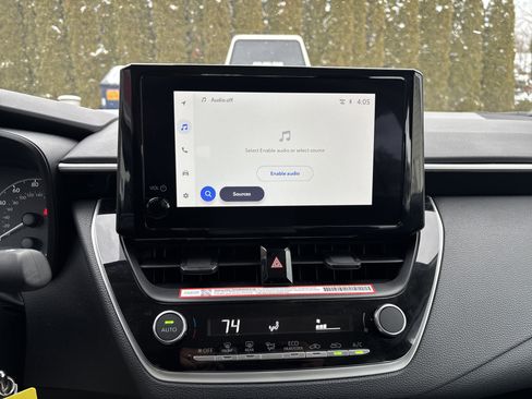 Certified 2025 Toyota Corolla LE image 27