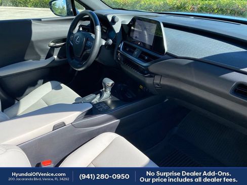 Used 2023 Lexus UX 250h FWD w/ Accessory Package (Z2) image 17