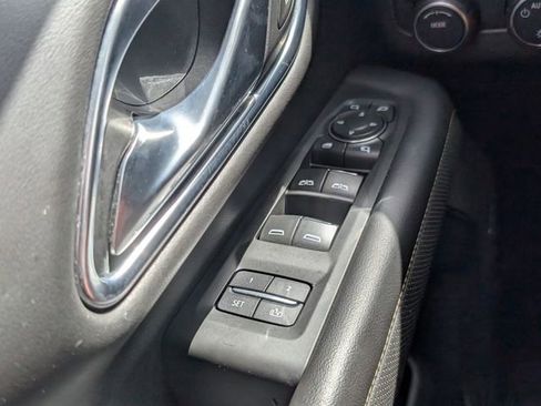 Used 2021 Chevrolet Suburban Premier w/ Premium Package image 38